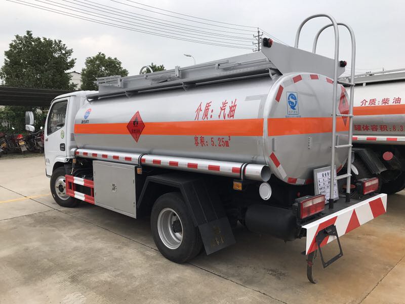 5噸運油車圖片 5噸運油車圖片