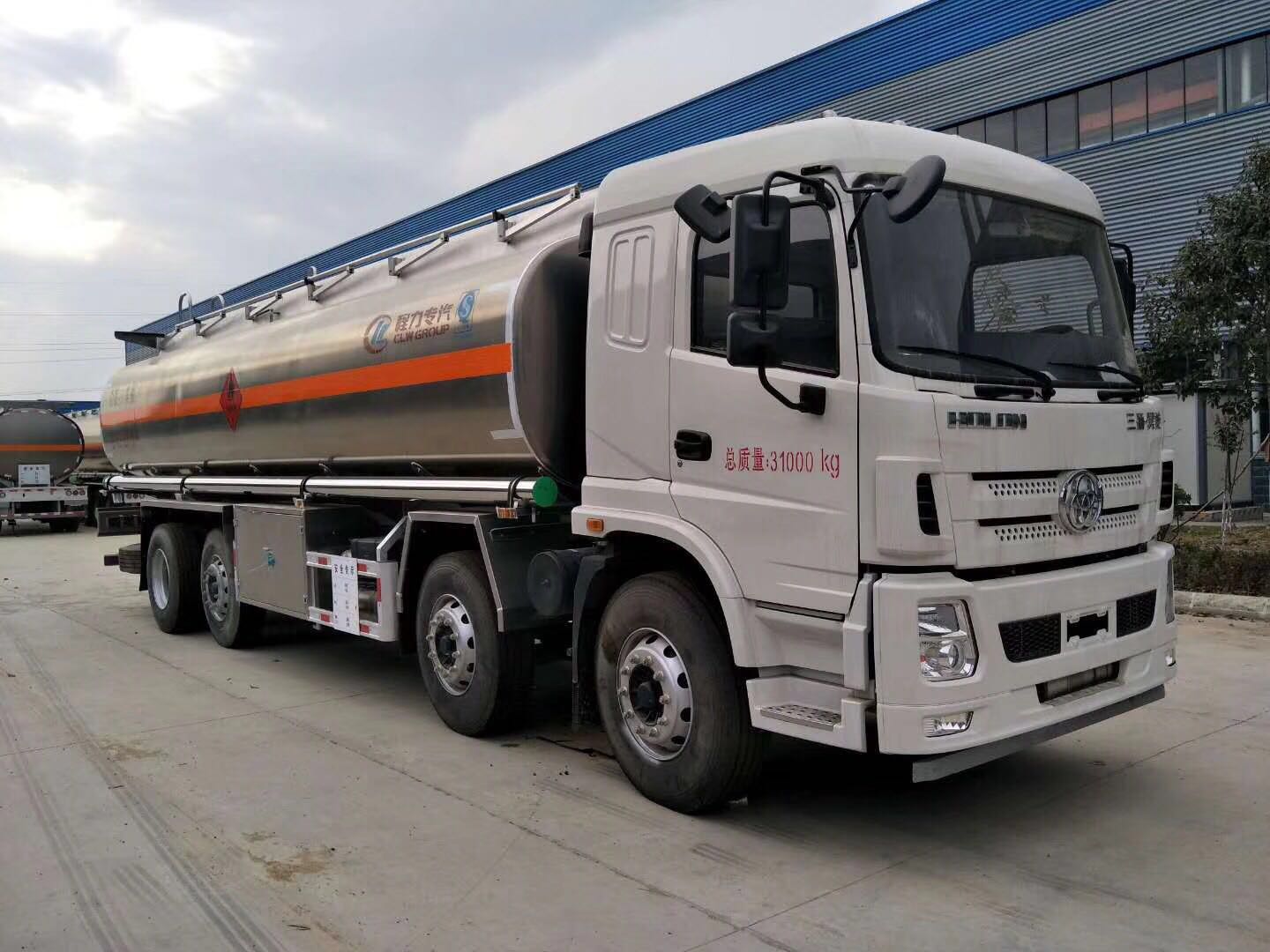 三環十通前四后六油罐車圖片 三環十通前四后六油罐車圖片