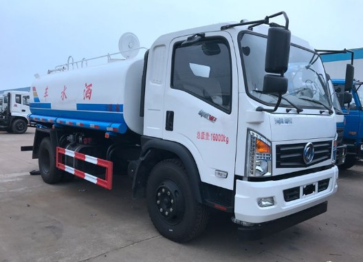 東風御虎8噸灑水車圖片 東風御虎8噸灑水車圖片