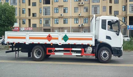 東風天錦VR(4x2)氣瓶運輸車 東風天錦VR(4x2)氣瓶運輸車