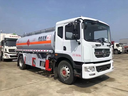 國六12噸東風多利卡D9油罐車多方位圖片 國六12噸東風多利卡D9油罐車多方位圖片