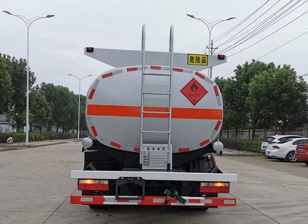 國六解放8噸油罐車多方位圖片 國六解放8噸油罐車多方位圖片