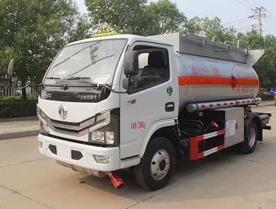 國六5噸甲醇乙醇罐式運(yùn)輸車圖片 國六5噸甲醇乙醇罐式運(yùn)輸車圖片