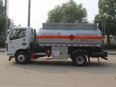 國六5噸甲醇乙醇罐式運(yùn)輸車圖片 國六5噸甲醇乙醇罐式運(yùn)輸車圖片