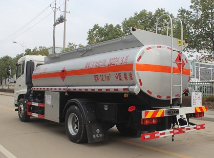 國六東風(fēng)天錦10噸油罐車圖片 國六東風(fēng)天錦10噸油罐車圖片