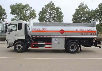 國六東風(fēng)天錦10噸油罐車圖片 國六東風(fēng)天錦10噸油罐車圖片