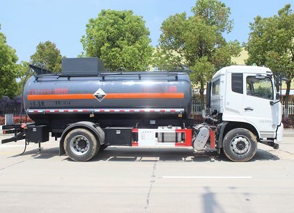 國(guó)六東風(fēng)天錦化工車圖片 國(guó)六東風(fēng)天錦化工車圖片