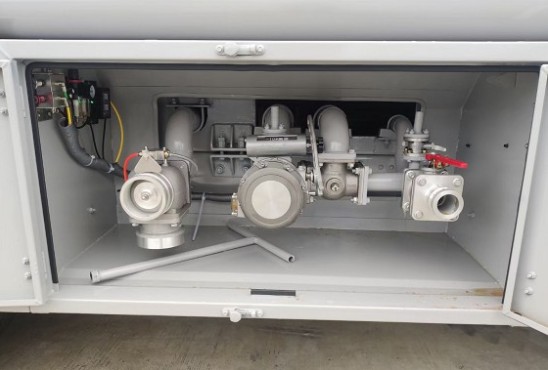 國六東風多利卡8噸加油車/運油車圖片 國六東風多利卡8噸加油車/運油車圖片