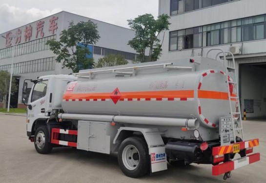 國六東風多利卡8噸加油車/運油車圖片 國六東風多利卡8噸加油車/運油車圖片