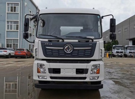 SCS5250GPGDFH型東風天錦小三軸普通液體運輸車 SCS5250GPGDFH型東風天錦小三軸普通液體運輸車