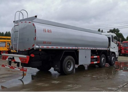 SCS5250GPGDFH型東風天錦小三軸普通液體運輸車 SCS5250GPGDFH型東風天錦小三軸普通液體運輸車