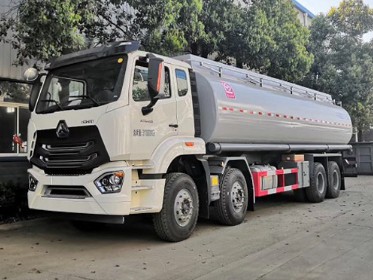 重汽豪瀚前四后八供液車 重汽豪瀚前四后八供液車