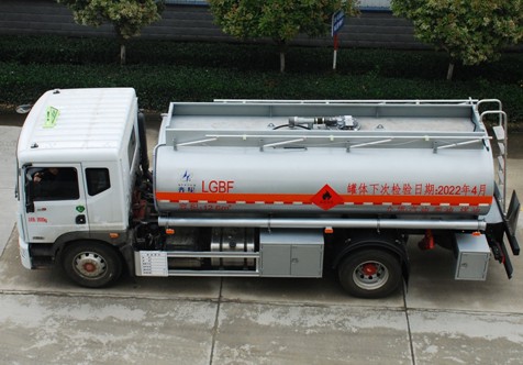 國六12.6方東風多利卡D9加油車 國六12.6方東風多利卡D9加油車