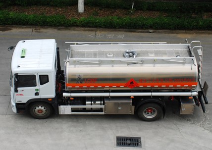 國(guó)六14.2方東風(fēng)多利卡D9鋁合金加油車 國(guó)六14.2方東風(fēng)多利卡D9鋁合金加油車