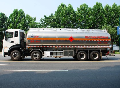 國六東風天龍30方運油車 國六東風天龍30方運油車