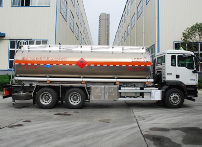 國六重汽汕德卡23.6方鋁合金運油車 國六重汽汕德卡23.6方鋁合金運油車