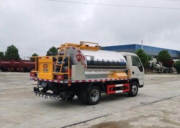 3.7立方福田藍牌普通型瀝青灑布車 3.7立方福田藍牌普通型瀝青灑布車