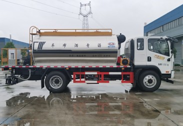 9.3立方解放標準型瀝青灑布車 9.3立方解放標準型瀝青灑布車