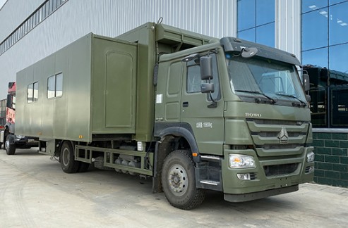 重汽豪沃24人宿營(yíng)車 重汽豪沃24人宿營(yíng)車