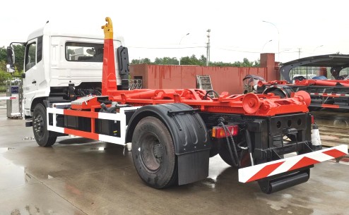 東風(fēng)天錦勾臂垃圾車4700軸距_HDW5182ZXXD6型車廂可卸式垃圾車 東風(fēng)天錦勾臂垃圾車4700軸距_HDW5182ZXXD6型車廂可卸式垃圾車