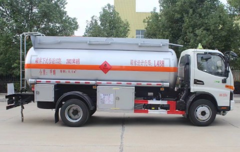 江淮駿鈴8.1方易燃液體罐式運(yùn)輸車_潤知星牌SCS5121GRYHFC6型易燃液體罐式運(yùn)輸車 江淮駿鈴8.1方易燃液體罐式運(yùn)輸車_潤知星牌SCS5121GRYHFC6型易燃液體罐式運(yùn)輸車