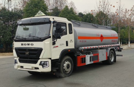 重汽豪沃10噸-12噸加油車(chē)_新東日牌YZR5187GJYZ6Q型加油車(chē) 重汽豪沃10噸-12噸加油車(chē)_新東日牌YZR5187GJYZ6Q型加油車(chē)