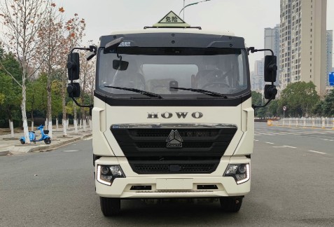 重汽豪沃10噸-12噸加油車(chē)_新東日牌YZR5187GJYZ6Q型加油車(chē) 重汽豪沃10噸-12噸加油車(chē)_新東日牌YZR5187GJYZ6Q型加油車(chē)