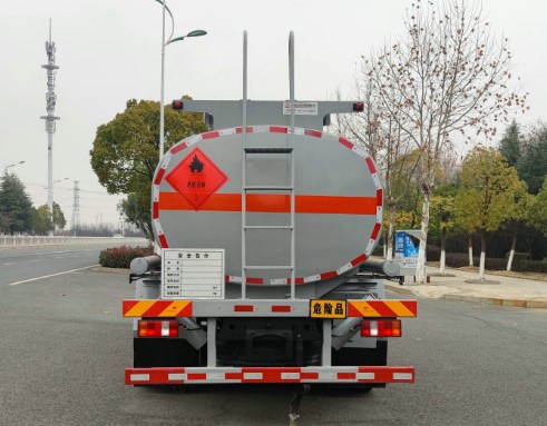 重汽豪沃10噸-12噸加油車(chē)_新東日牌YZR5187GJYZ6Q型加油車(chē) 重汽豪沃10噸-12噸加油車(chē)_新東日牌YZR5187GJYZ6Q型加油車(chē)