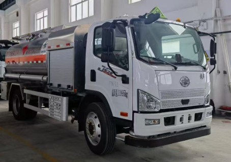 8.5方解放J6F飛機(jī)加油車(chē)_齊星牌QXC5120GJYC6A型飛機(jī)加油車(chē) 8.5方解放J6F飛機(jī)加油車(chē)_齊星牌QXC5120GJYC6A型飛機(jī)加油車(chē)