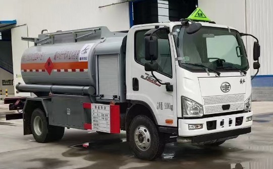 8.5方解放J6F飛機(jī)加油車(chē)_齊星牌QXC5120GJYC6A型飛機(jī)加油車(chē) 8.5方解放J6F飛機(jī)加油車(chē)_齊星牌QXC5120GJYC6A型飛機(jī)加油車(chē)